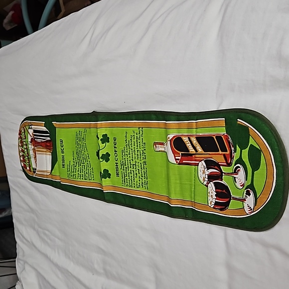 Irish Recipes Quilted Double Oven Gloves - Picture 1 of 4